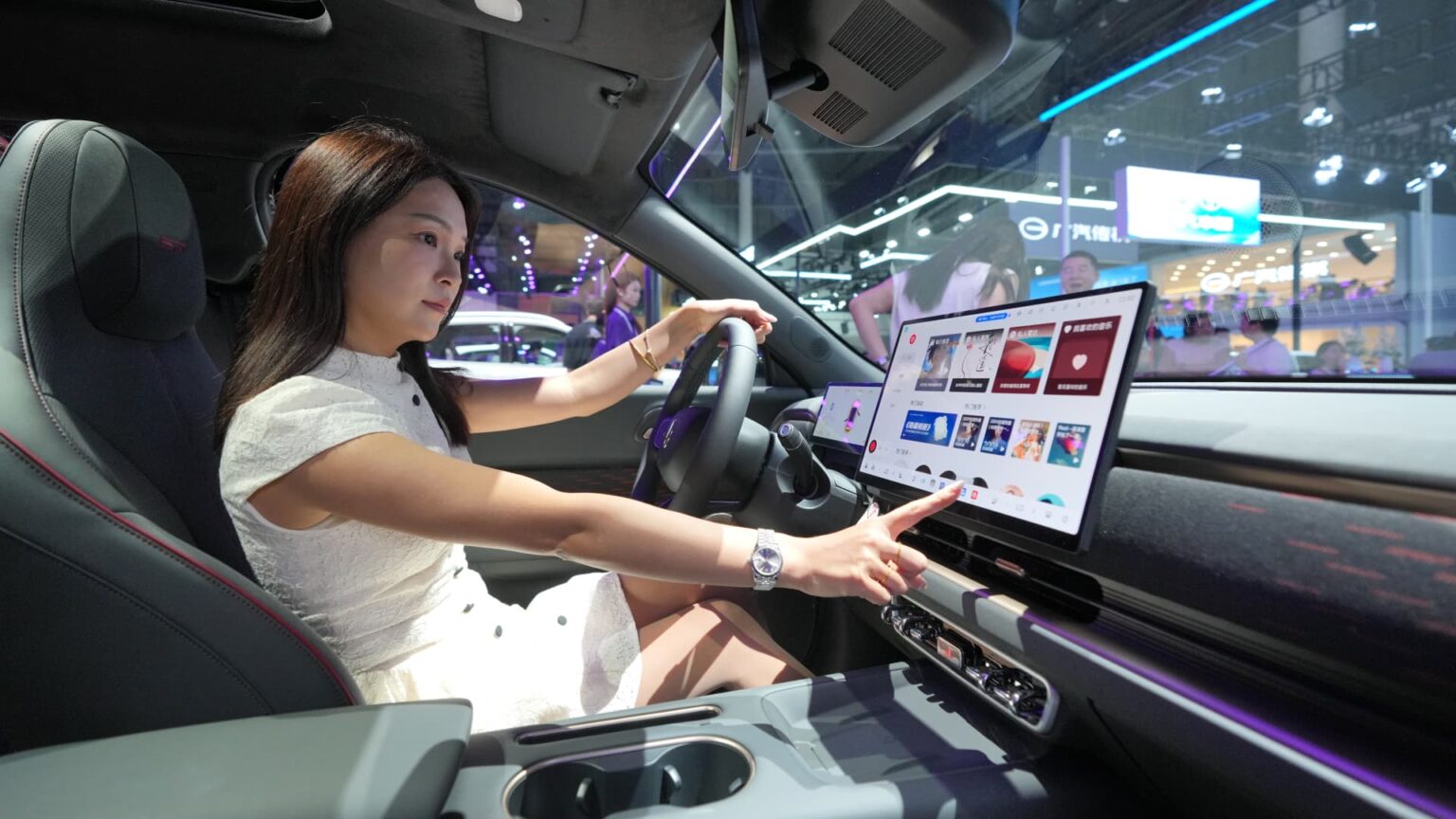 China car buyers prioritize tech over price: Bain China car buyers prioritize tech over price: Bain