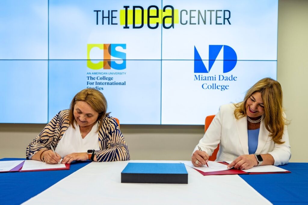 Miami Dade College and CIS University have formed a strategic alliance to promote educational innovation between the United States and Spain Miami Dade College and CIS University have formed a strategic alliance to promote educational innovation between the United States and Spain