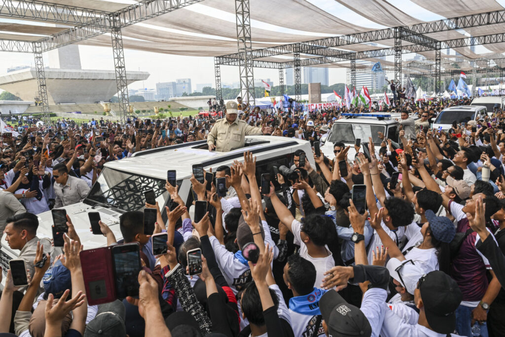 Geopolitical uncertainty leads to mass layoffs in East Java – Archipelago President Prabowo Subianto (center) arrives at the National Monument (Monas) to attend the International Workers’ Day commemoration in Central Jakarta on May 1, 2026.