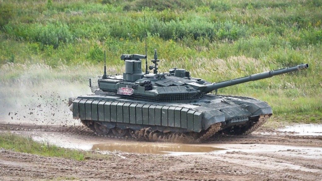 Russia stockpiles new tanks near NATO. Preparing for another war?