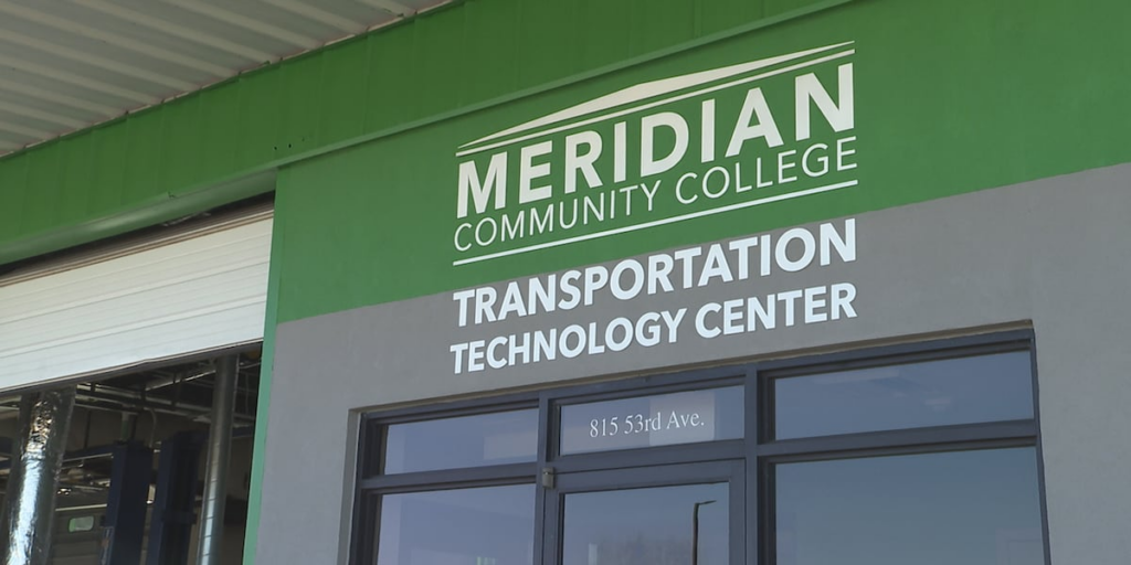 MCC cuts ribbon on new Transportation Technology Training Center