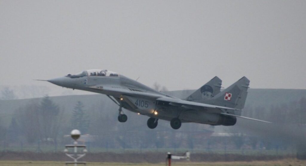Polish MiG-29UB takeoff from 22nd Air Base in Malbork, February 2023 / Photo credit: Defence24