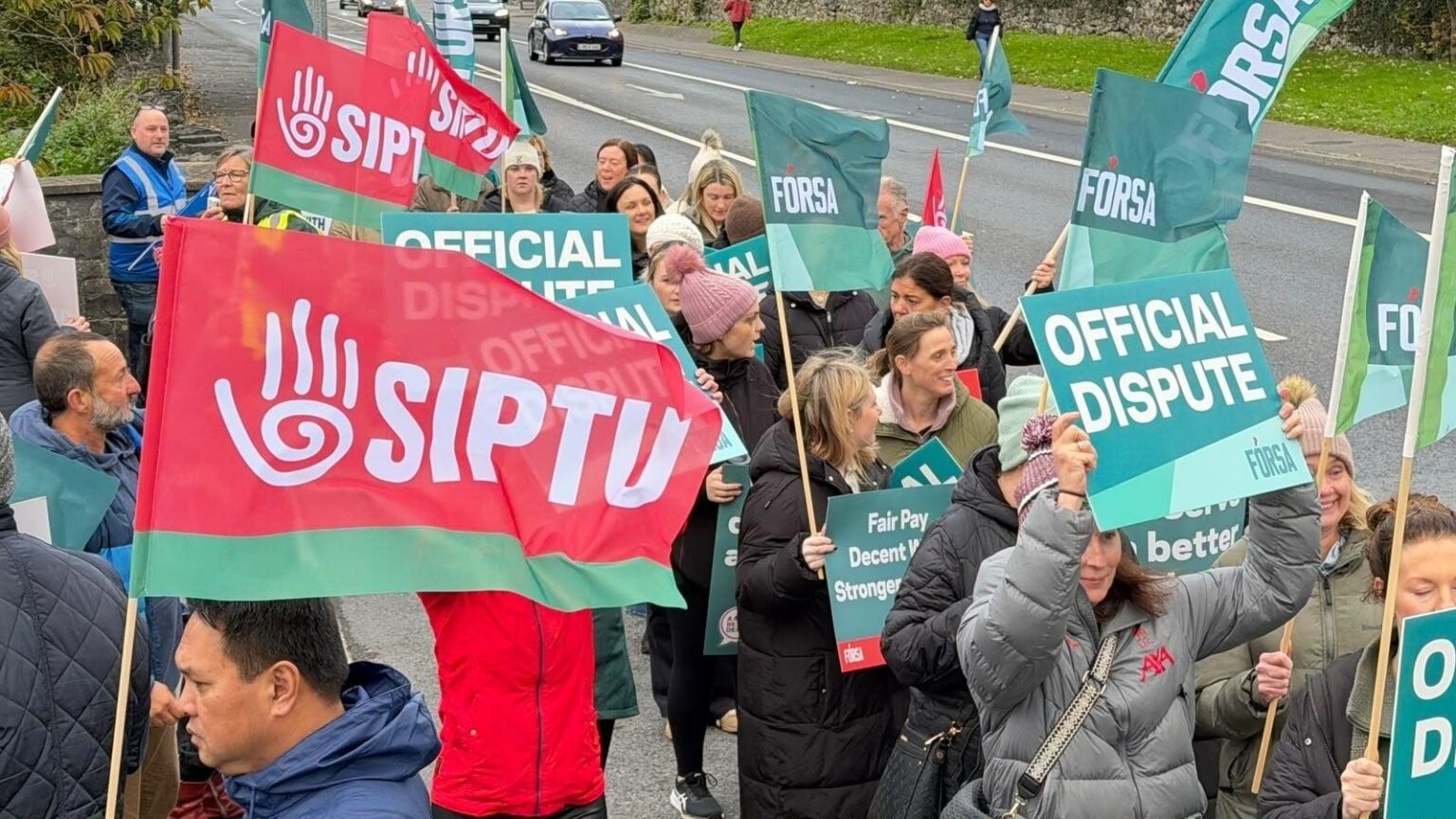 Public sector union leaders to meet to discuss pay deal dispute