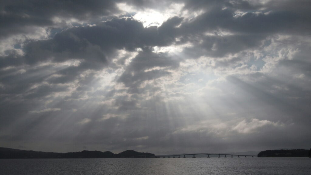 Weather & Traffic: Thursday, 29 October: Spooooky clouds that will scare the rain away Weather & Traffic: Saturday, 17 October: Cloudy patch ahead