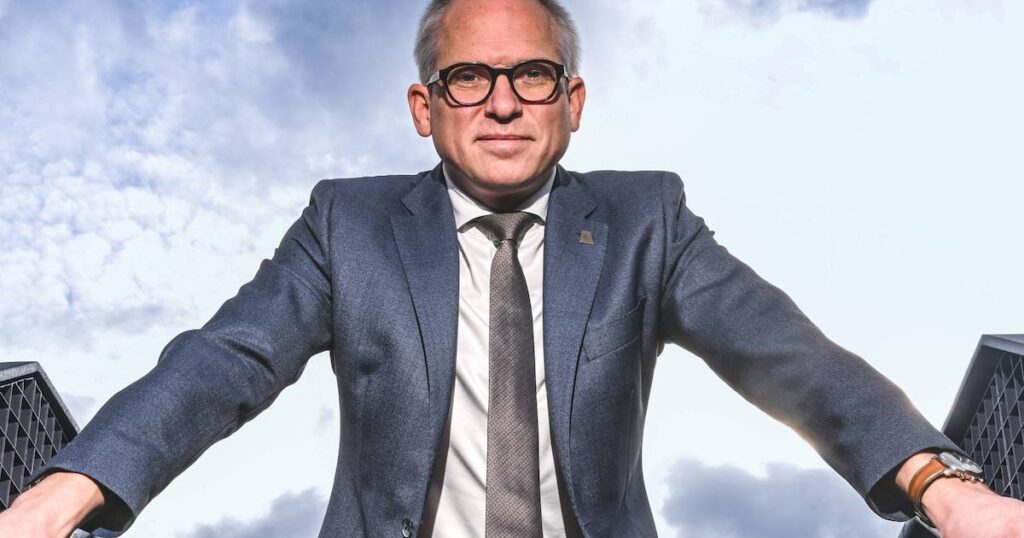 Prime Minister Diependaele after the 3 billion savings: “It is not possible to dismiss a statutory civil servant now. We will look at that” Prime Minister Diependaele after the 3 billion savings: "It is not possible to dismiss a statutory civil servant now. We will look at that"